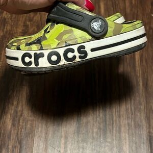 CROCS Kids Camo Sandals - Green and Black